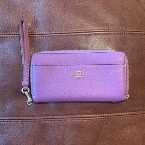 NWT Coach Wallet or Wristlet